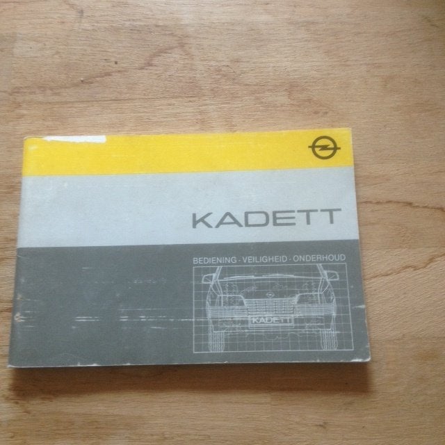 Opel Kadett Handleiding 1987 NL - Bediening  Onderhoud, Ophalen of Verzenden