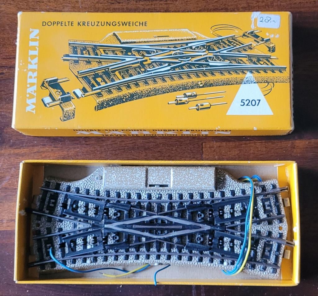Marklin kruiswissel 5207, Hobby en Vrije tijd, Modeltreinen | H0, Wisselstroom, Rails, Ophalen of Verzenden, Zo goed als nieuw