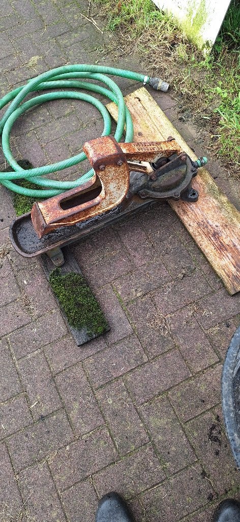 weidepomp goed werkend afgehaald bijna gratis, Weidegang, 4 paarden of pony's of meer
