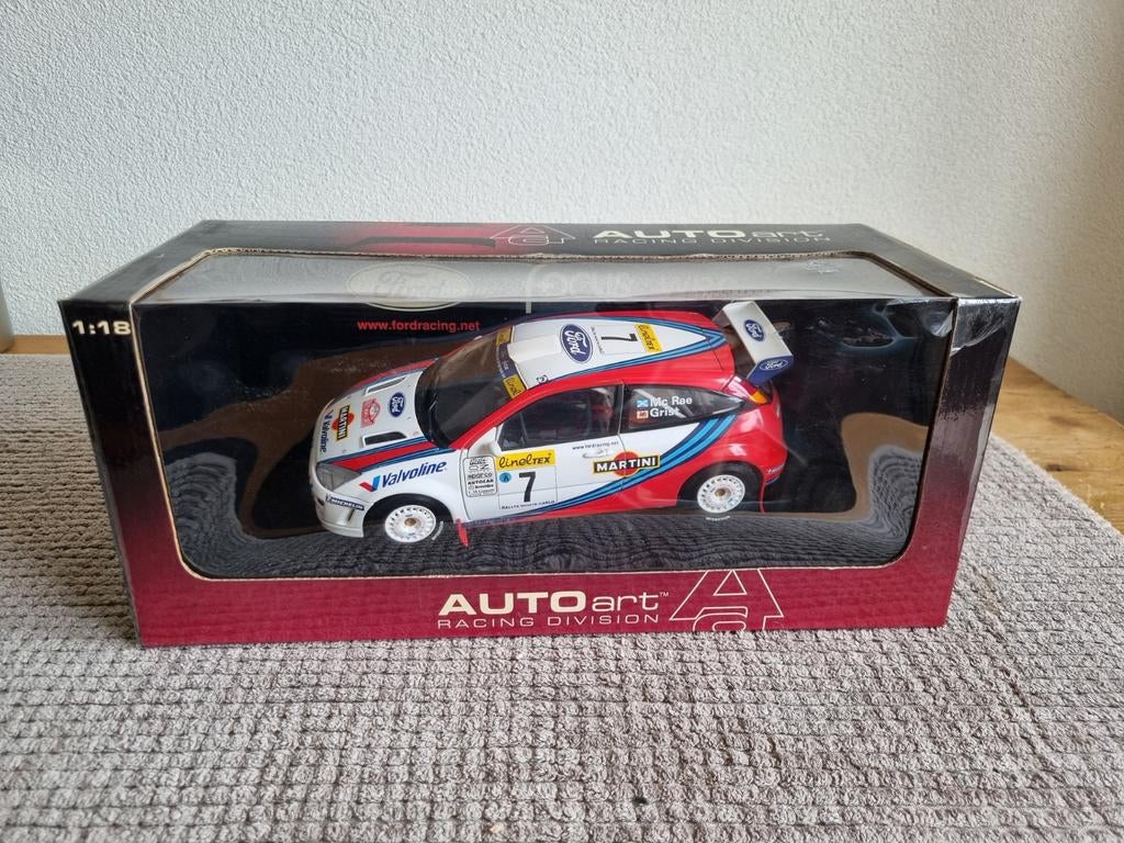 Autoart Ford Focus WRC 1999 Colin McRae 1:18, Hobby en Vrije tijd, Modelauto's | 1:18, Ophalen of Verzenden