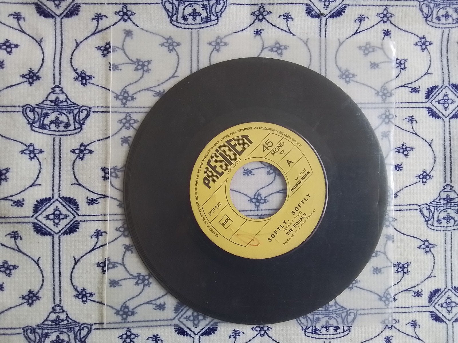 The equals              Softly,  softly, Ophalen of Verzenden, Zo goed als nieuw, 7 inch, Pop