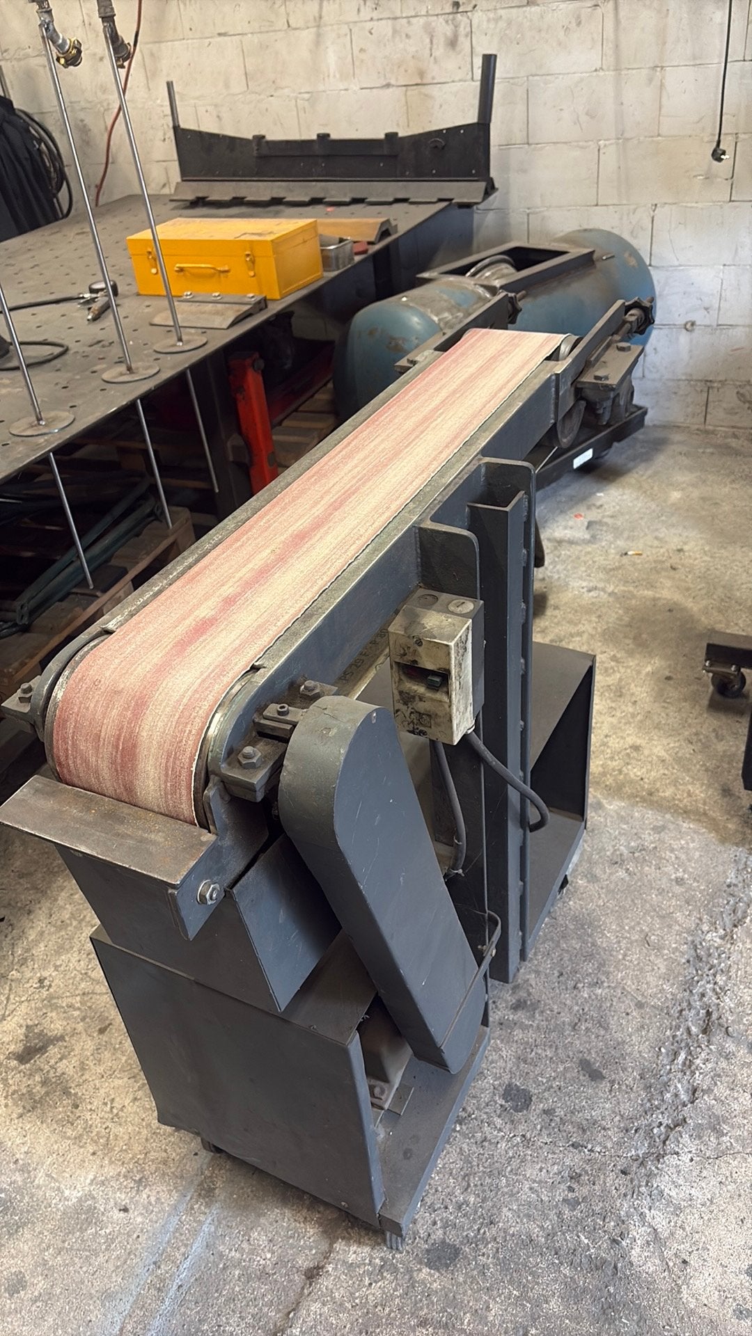 Bandschuurmachine groot, Ophalen, Gebruikt, 1200 watt of meer, Bandschuurmachine