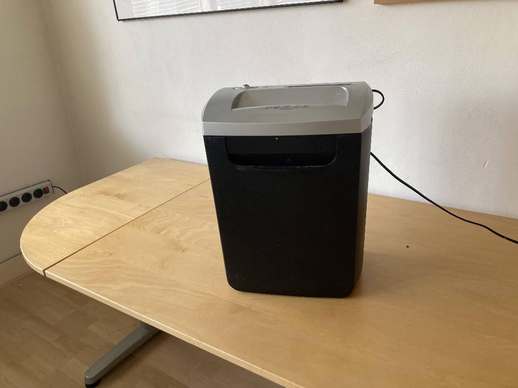 Elektrische papier/cd versnipperaar, Ophalen, Zo goed als nieuw