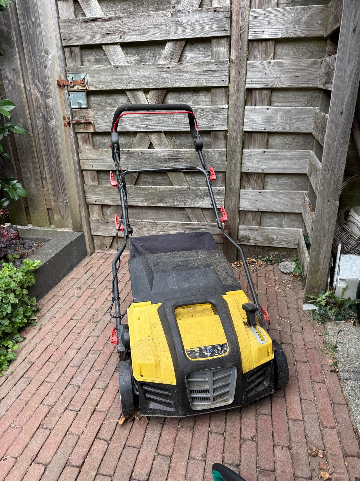 Gardeo Verticuteermachine 2-in-1 - Elektrisch, Ophalen of Verzenden, Gebruikt, Elektrisch