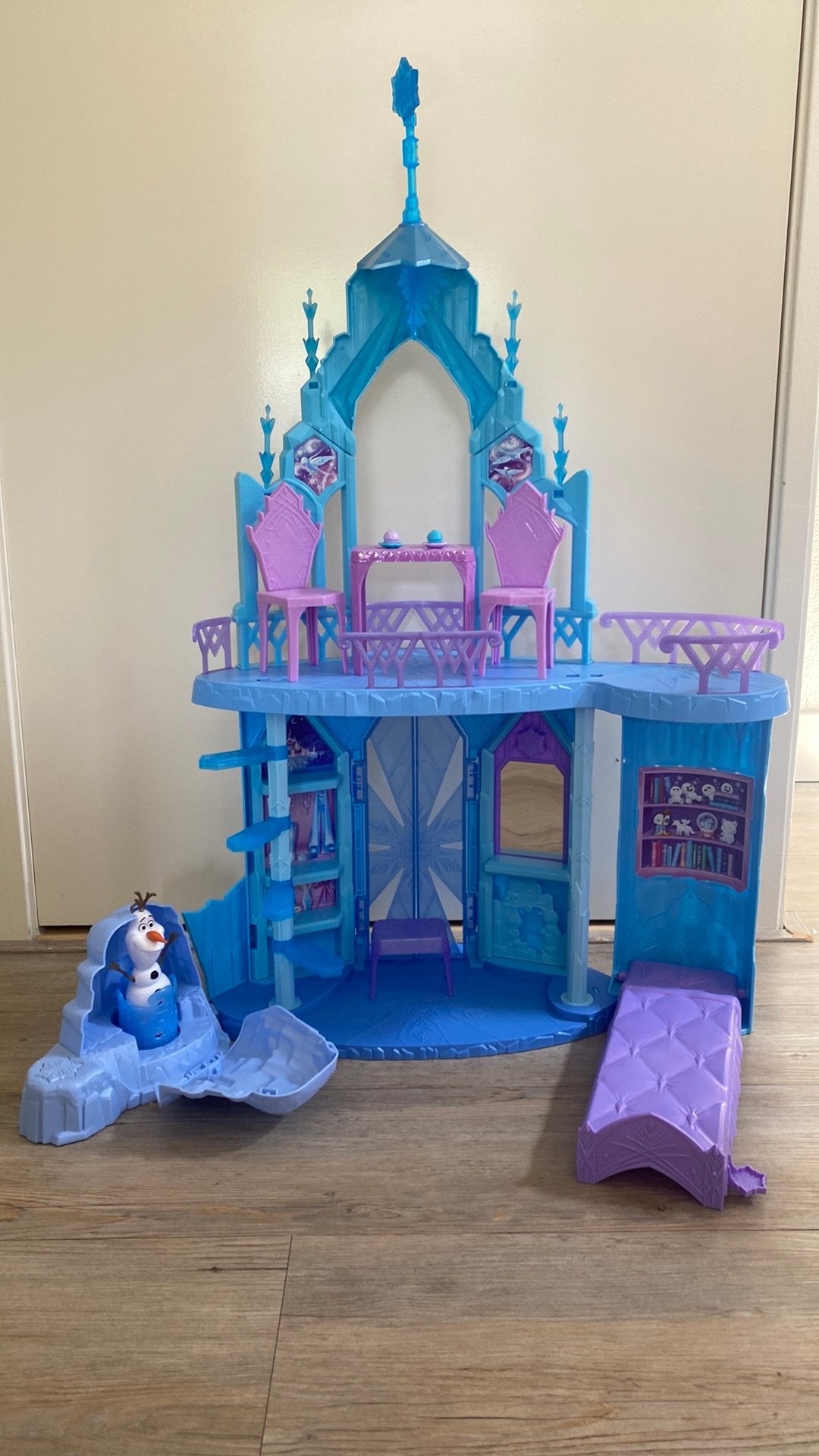 Elsa’s ijspaleis Elsa kasteel, Ophalen, Zo goed als nieuw, Poppenhuis