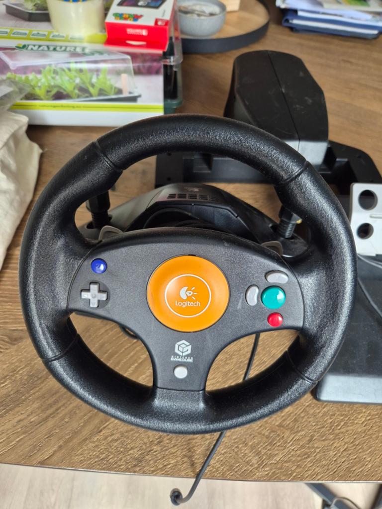 Logitech stuur met pedalen voor GameCube voedingskabel mist, Spelcomputers en Games, Spelcomputers | Nintendo GameCube, Gebruikt