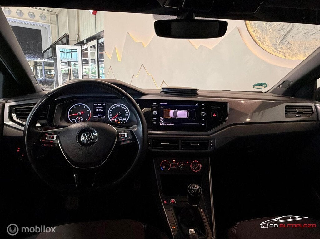 Volkswagen Polo 1.0 TSI R-line Panorama/Beats/Keyless/Camera, Auto's, Volkswagen, Voorwielaandrijving, 40 €/maand, Leder en Stof