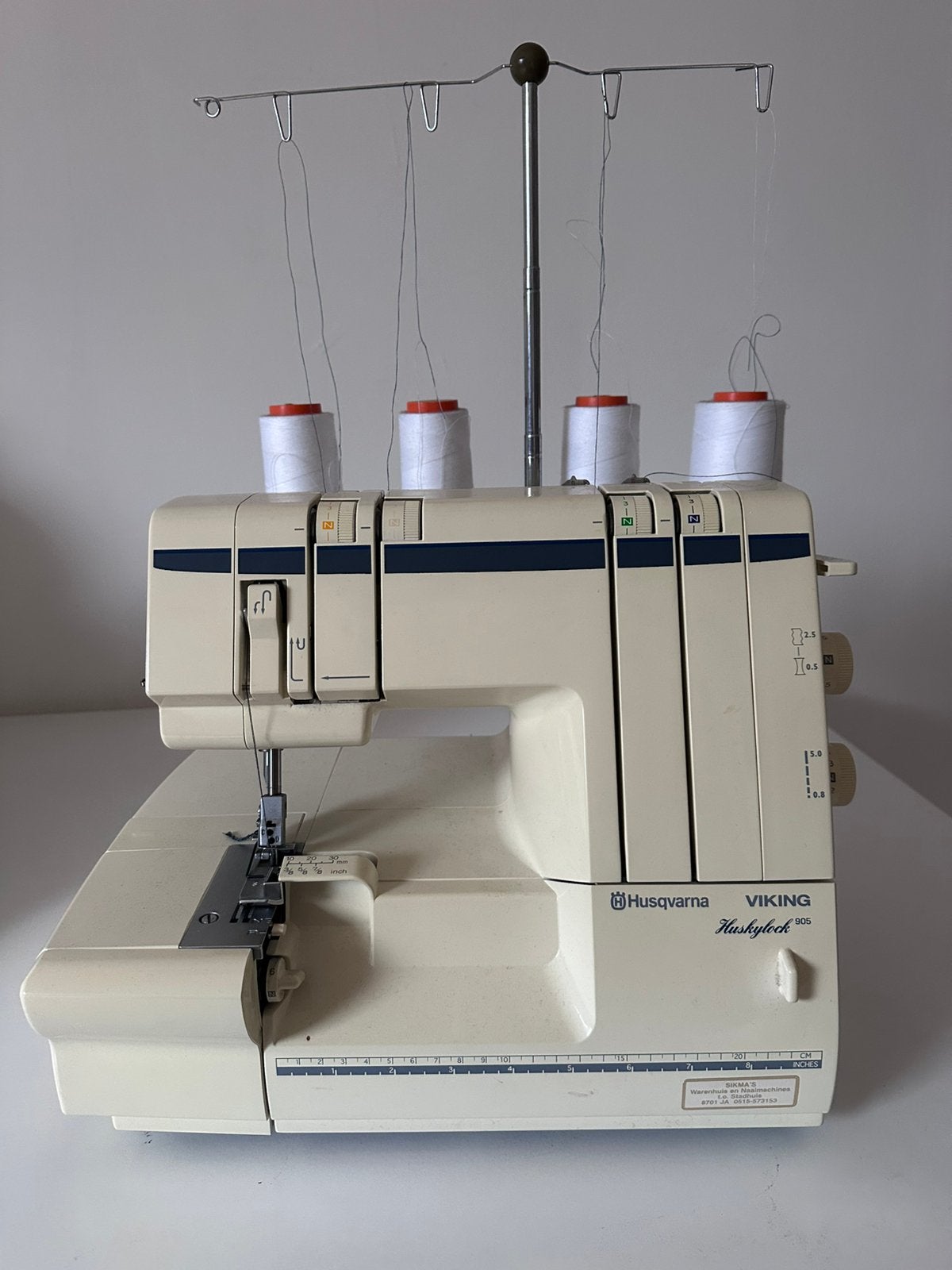 Te koop Husqvarna 4draads lockmachine, Ophalen, Gebruikt, Lockmachine, Husqvarna