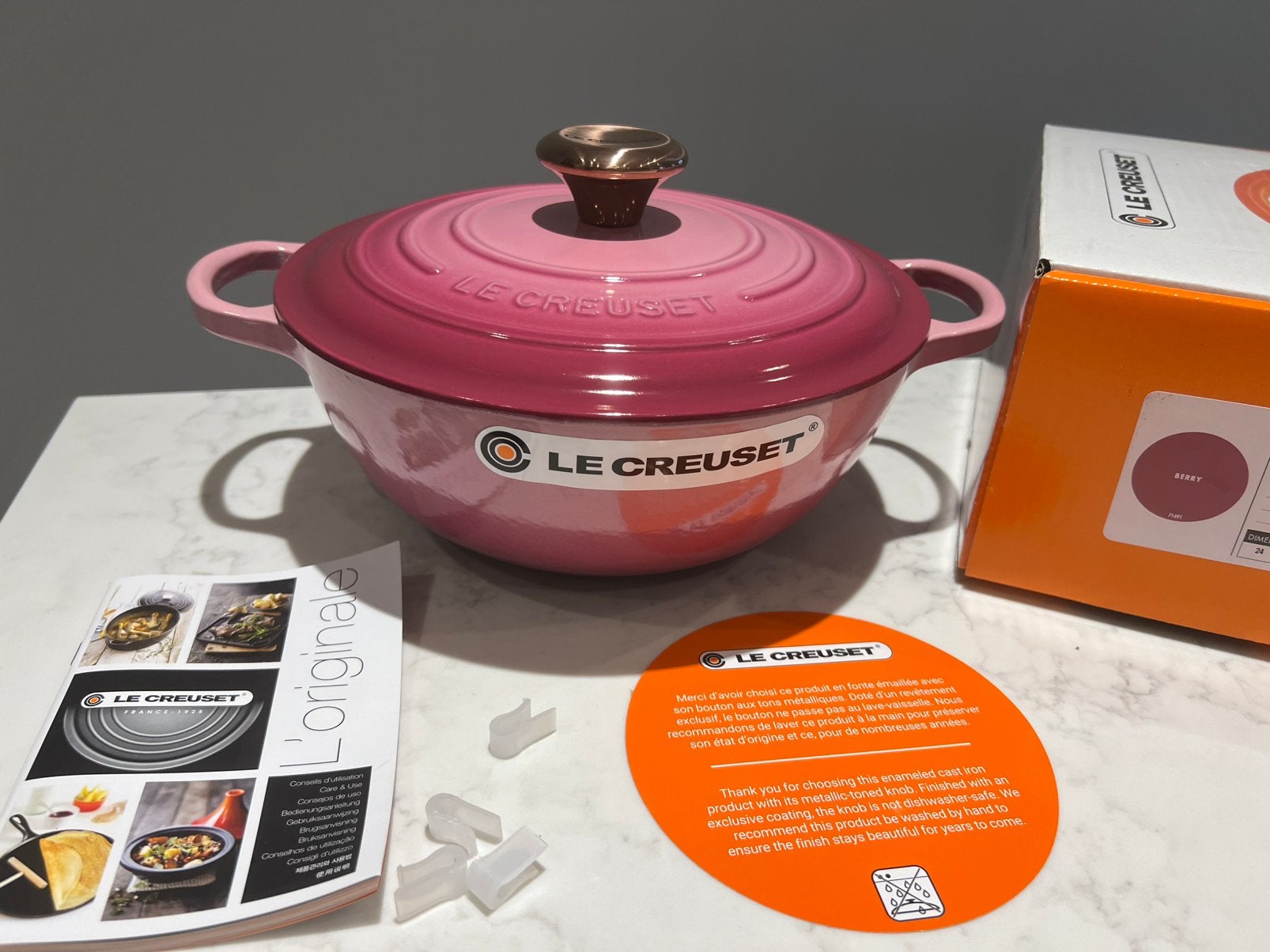 Zeer zeldzame Le Creuset Marmite 24 cm Berry nieuw in doos, Geschikt voor inductie, Nieuw, Le Creuset, Ophalen of Verzenden