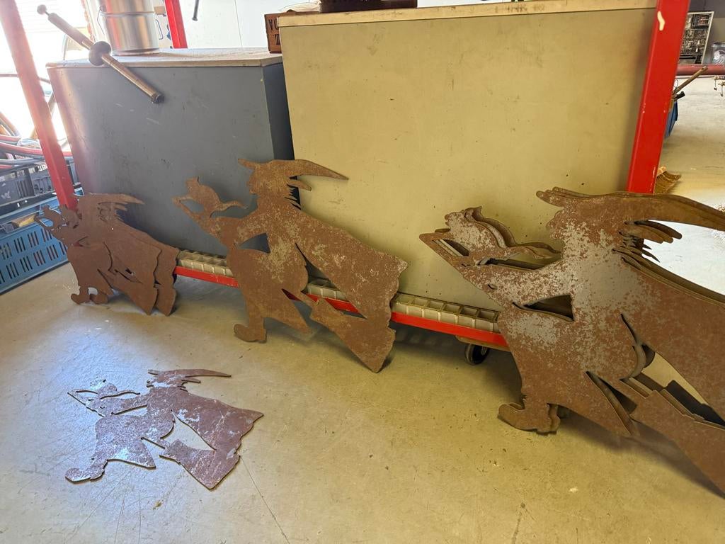 Heksen op bezem decoratie - Groot en Klein windroos, Ophalen of Verzenden, Nieuw, Metaal, Overige typen