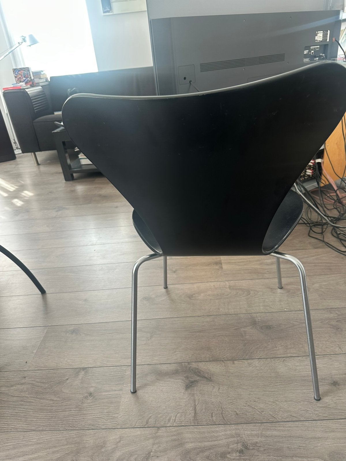 Zwarte Arne Jacobsen eetkamerstoel, Huis en Inrichting, Stoelen, Ophalen, Gebruikt, Zwart, Eén