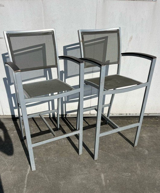 3 stuks zwarte horeca kwaliteit terras krukken nette staat, Ophalen, Hout, Met voetsteun, 60 tot 90 cm