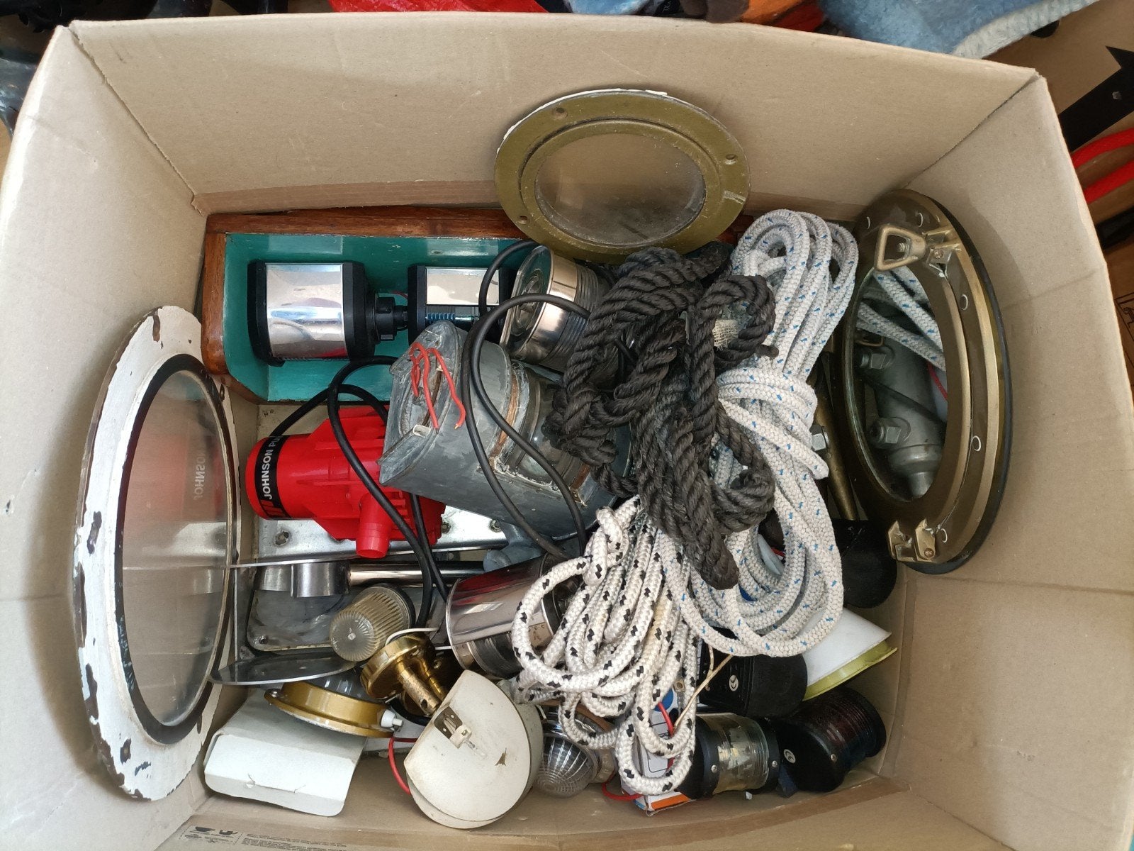 Doos vol scheeps onderdelen, Ophalen, Motor en Techniek, Zeilboot of Motorboot