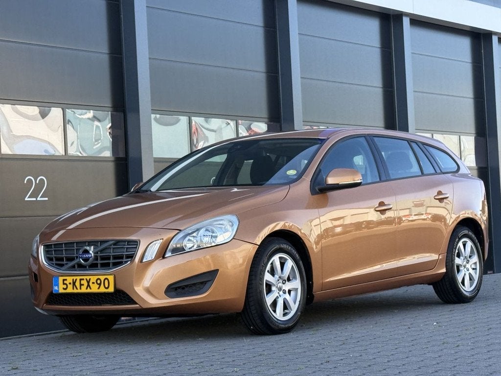 Volvo v-60 1.6 D2 Navi Clima PDC (bj 2013), Auto's, Volvo, Voorwielaandrijving, 1435 kg, Origineel Nederlands, Onderhoudsboekje
