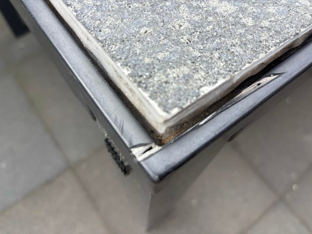 Gratis Tuintafel - beschadigd, Ophalen, Gebruikt, Rechthoekig, Metaal