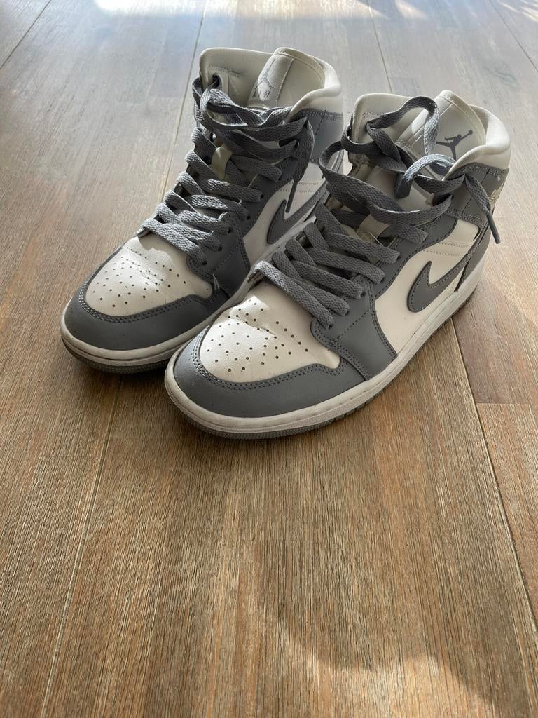 NIKE AIR JORDAN 1 MID STEALTH 40,5, Ophalen of Verzenden, Zo goed als nieuw, Sneakers of Gympen