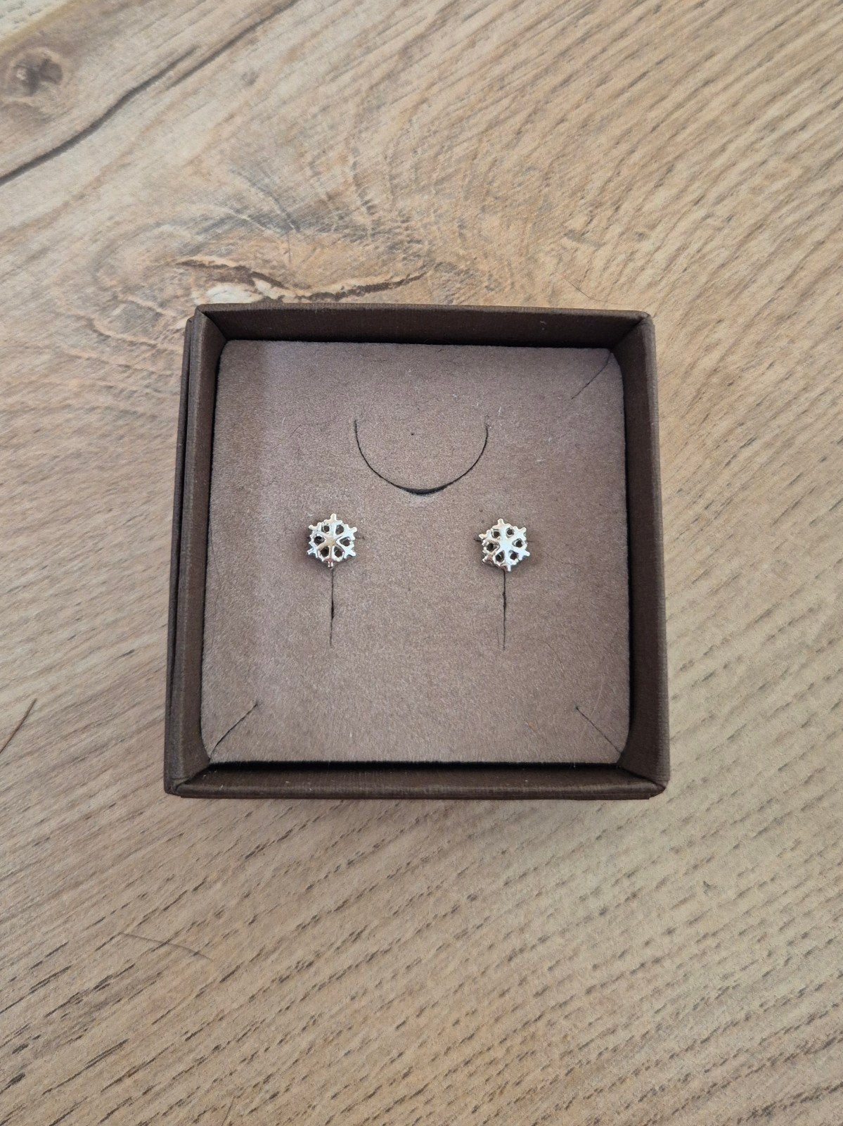 Zilverkleurige Sneeuwvlok Oorbellen - Zo goed als nieuw, Sieraden, Tassen en Uiterlijk, Overige materialen, Ophalen of Verzenden