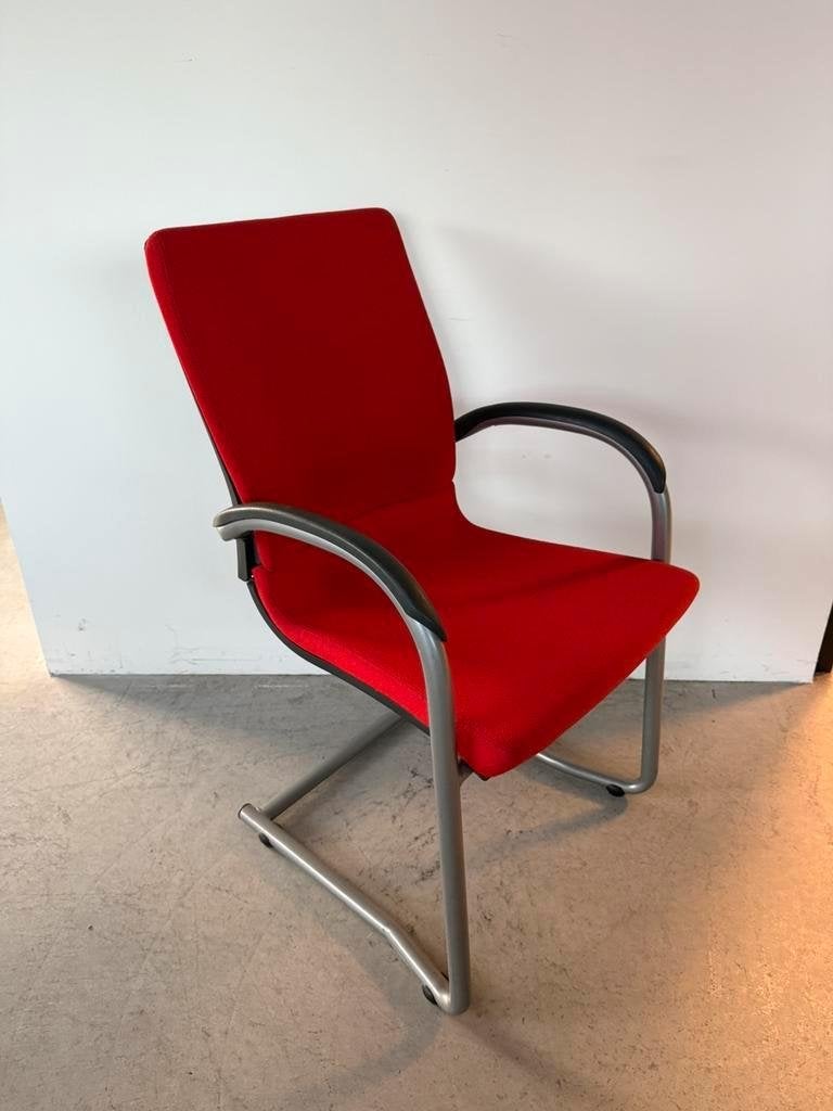 vergaderstoel slede vergaderstoel Ahrend 320 rood, Gebruikt, Kunststof, Ophalen of Verzenden, Vijf, Zes of meer stoelen