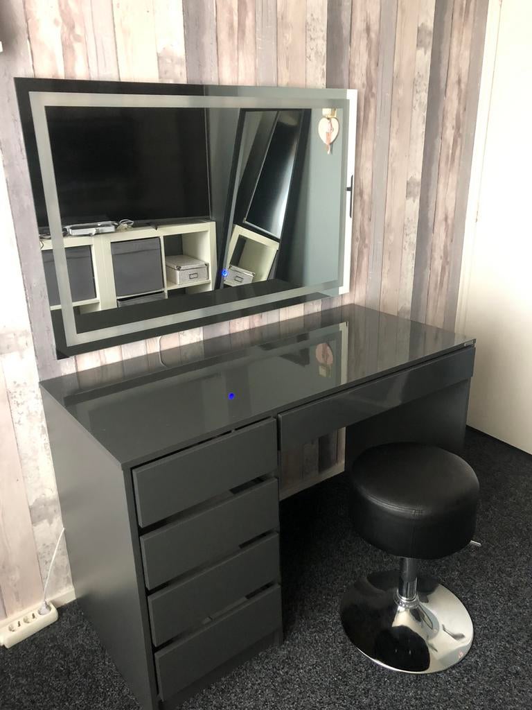 Make-up tafel met spiegel en krukje, Huis en Inrichting, Tafels | Kaptafels, Ophalen, Zo goed als nieuw, 50 tot 100 cm, Minder dan 100 cm