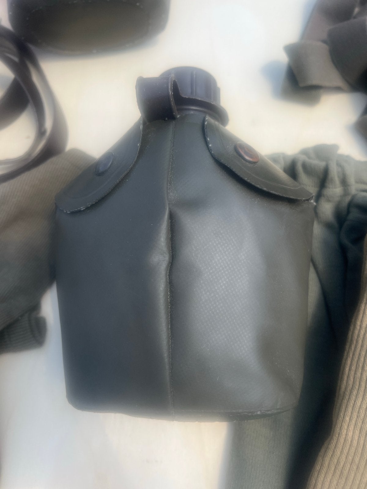 Vintage militaire veldfles met hoes, Verzenden, Overige soorten, Overige gebieden, Overige typen