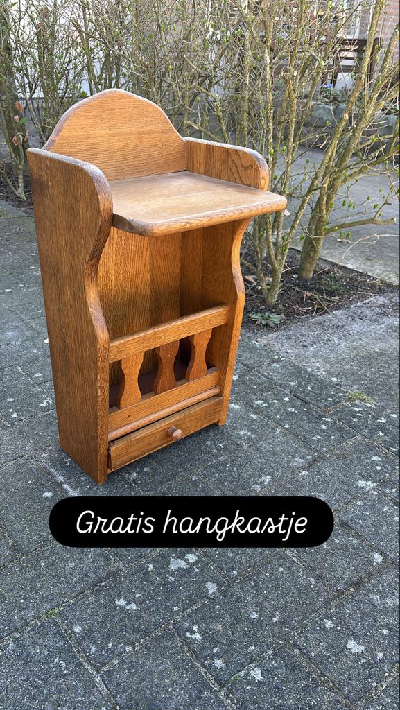 Gratis planken en retro kastje op te halen in Heesch, Ophalen, Gebruikt
