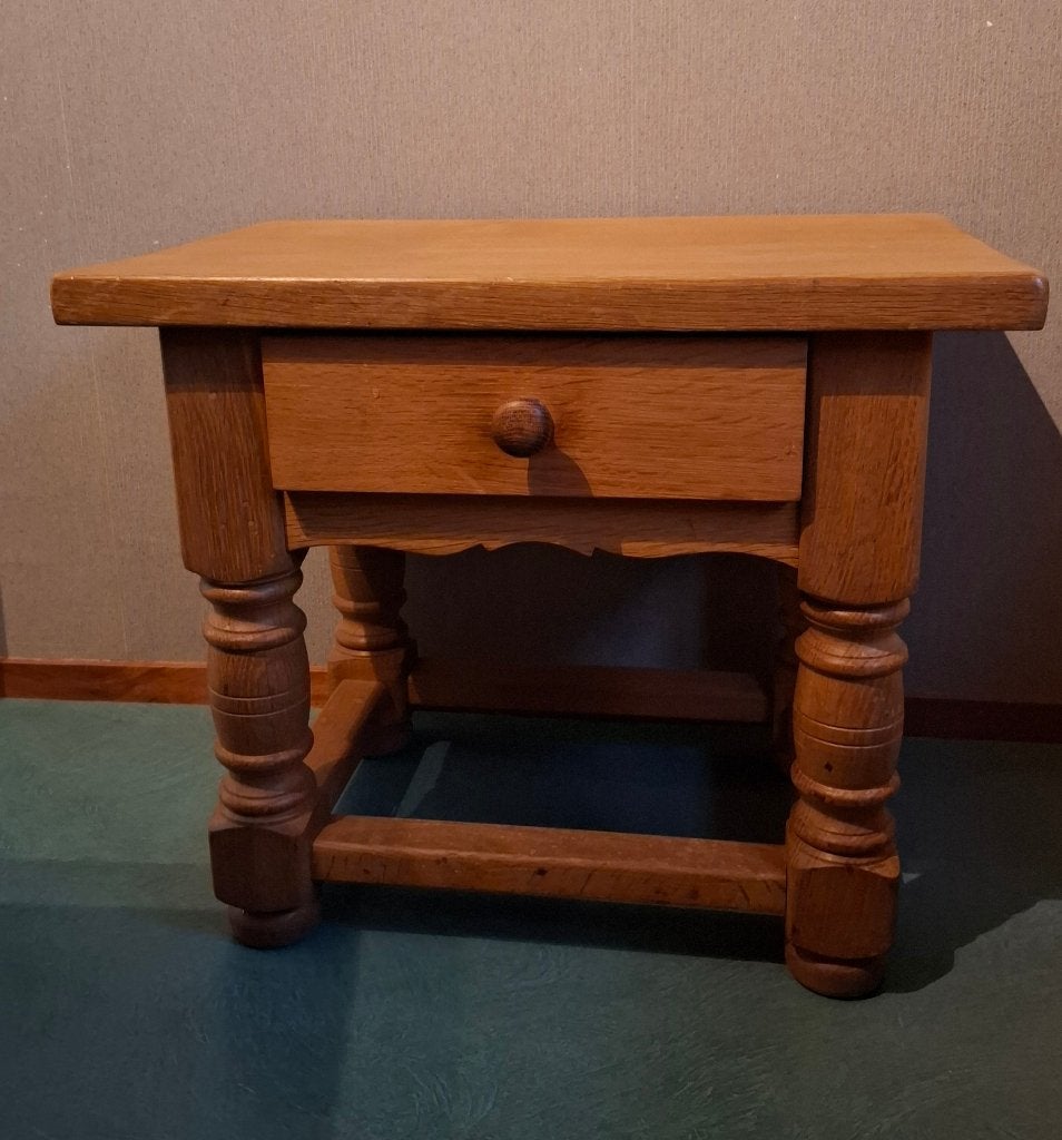 Eikenhouten ladekastje