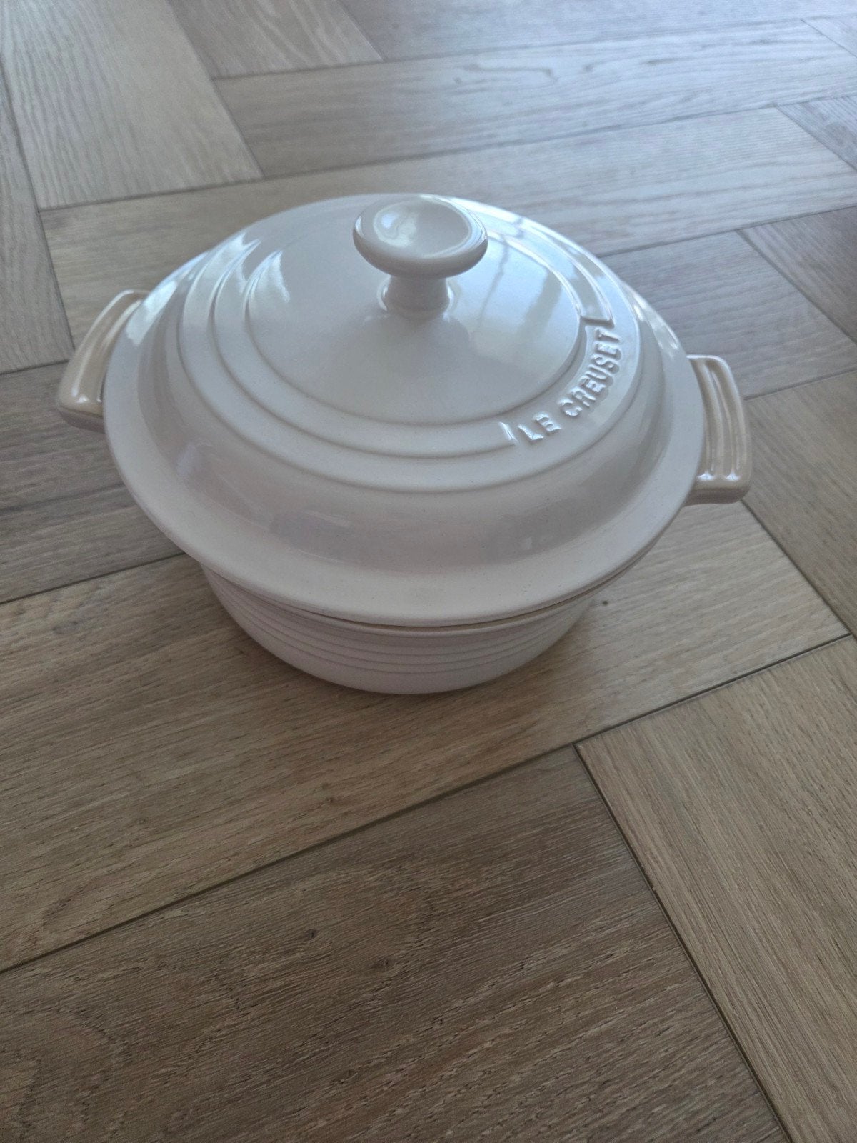 Ongebruikte Le Creuset Stoneware cocotte ovenbestendig 20 cm, Le Creuset, Ophalen of Verzenden, Zo goed als nieuw, Steen/keramiek