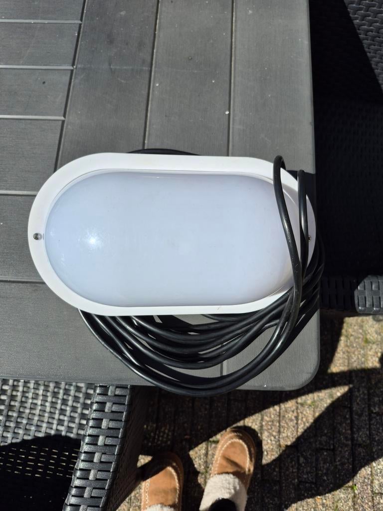 Ovale waterbestendige buitenlamp met lange kabel, Tuin en Terras, Buitenverlichting, Ophalen, Kunststof, Gebruikt, Minder dan 50 watt