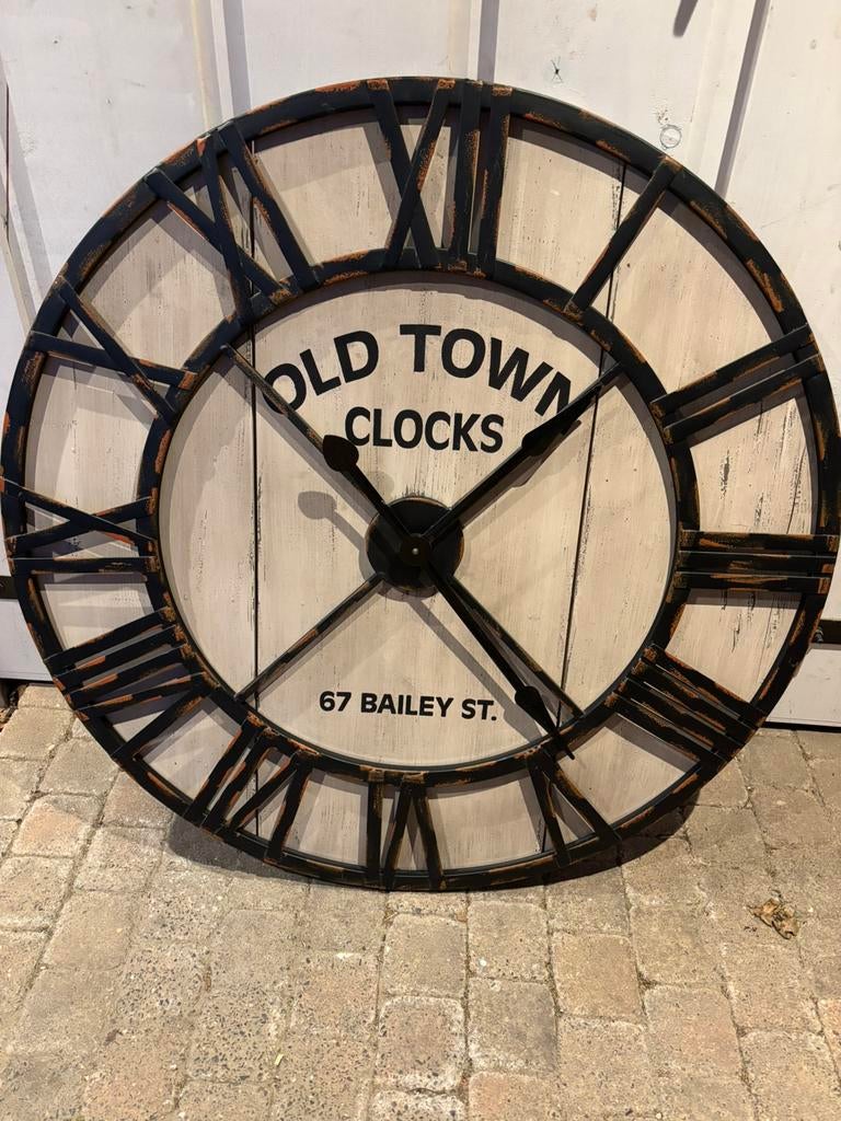 Robuuste wandklok Old Town Clocks, Ophalen, Zo goed als nieuw, Wandklok