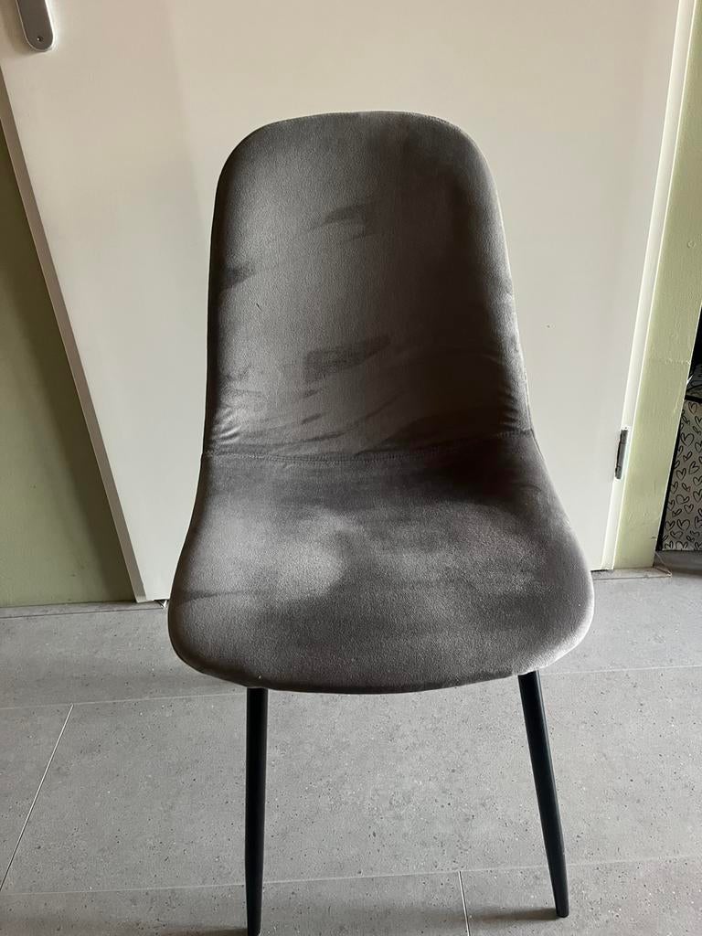 Grijze suede kuipstoel 4 stuks, Huis en Inrichting, Stoelen, Ophalen of Verzenden, Zo goed als nieuw, Grijs