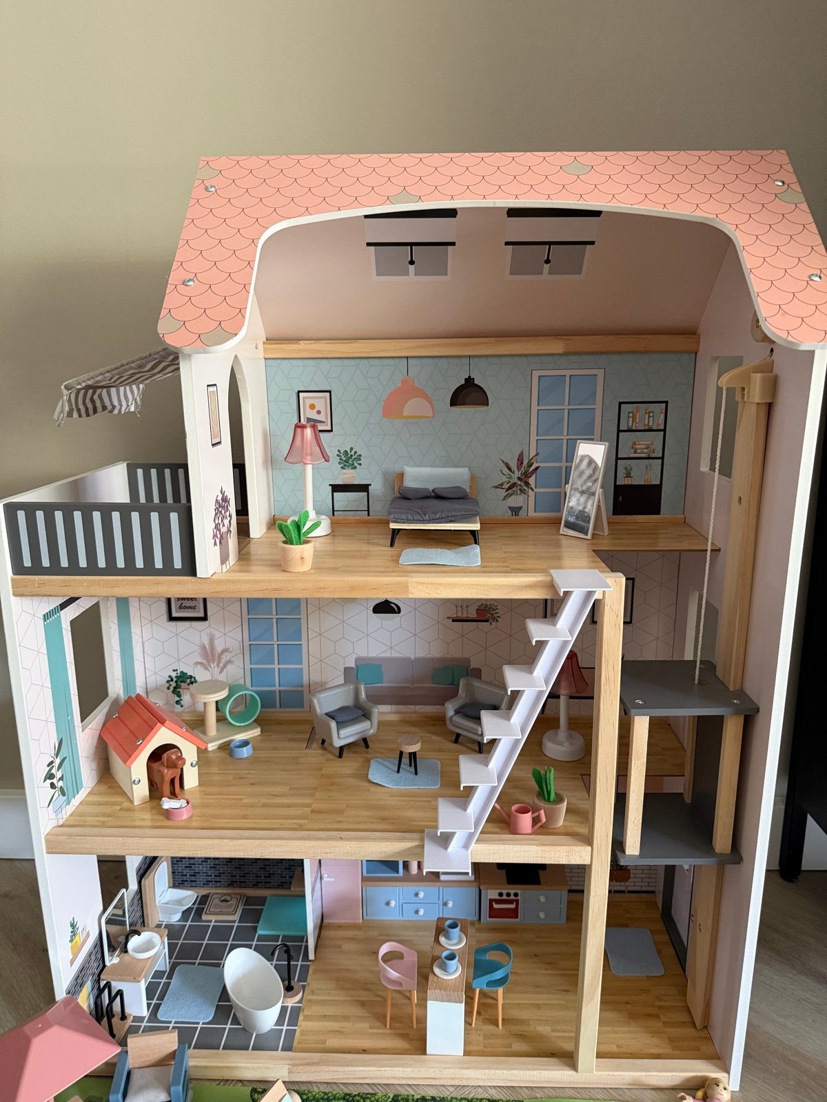 Lidl Poppenhuis met Meubels, Zwembad en Poppetjes, Ophalen of Verzenden, Zo goed als nieuw, Poppenhuis