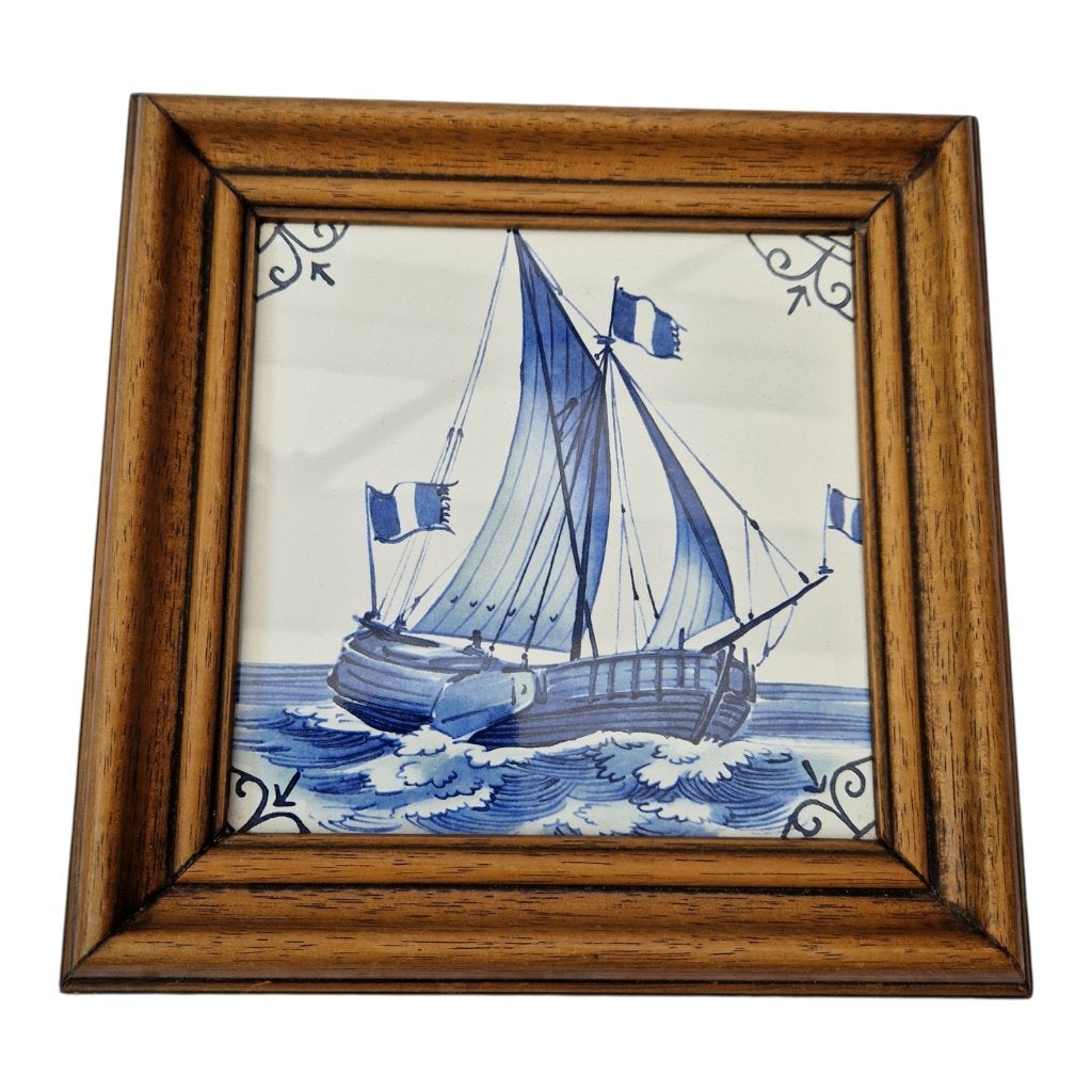 Ingelijst Royal Mosa tegel Fries skûtsje Delftsblauw zeilen, Antiek en Kunst, Ophalen of Verzenden