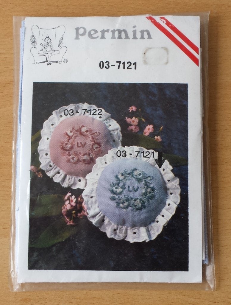 Monogram Kussentje Pakket - blauw - 03-7121 - Permin, Permin, Nieuw, Ophalen of Verzenden, Handborduren