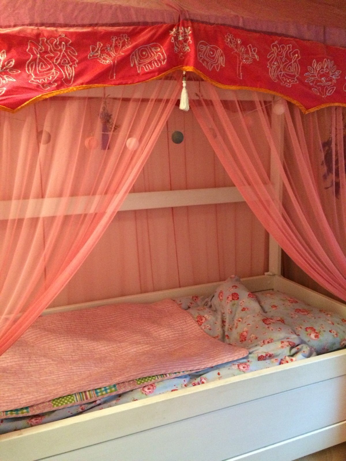 Lifetime bed met paarse en roze hemel, Ophalen, 85 tot 100 cm, Gebruikt, Lattenbodem