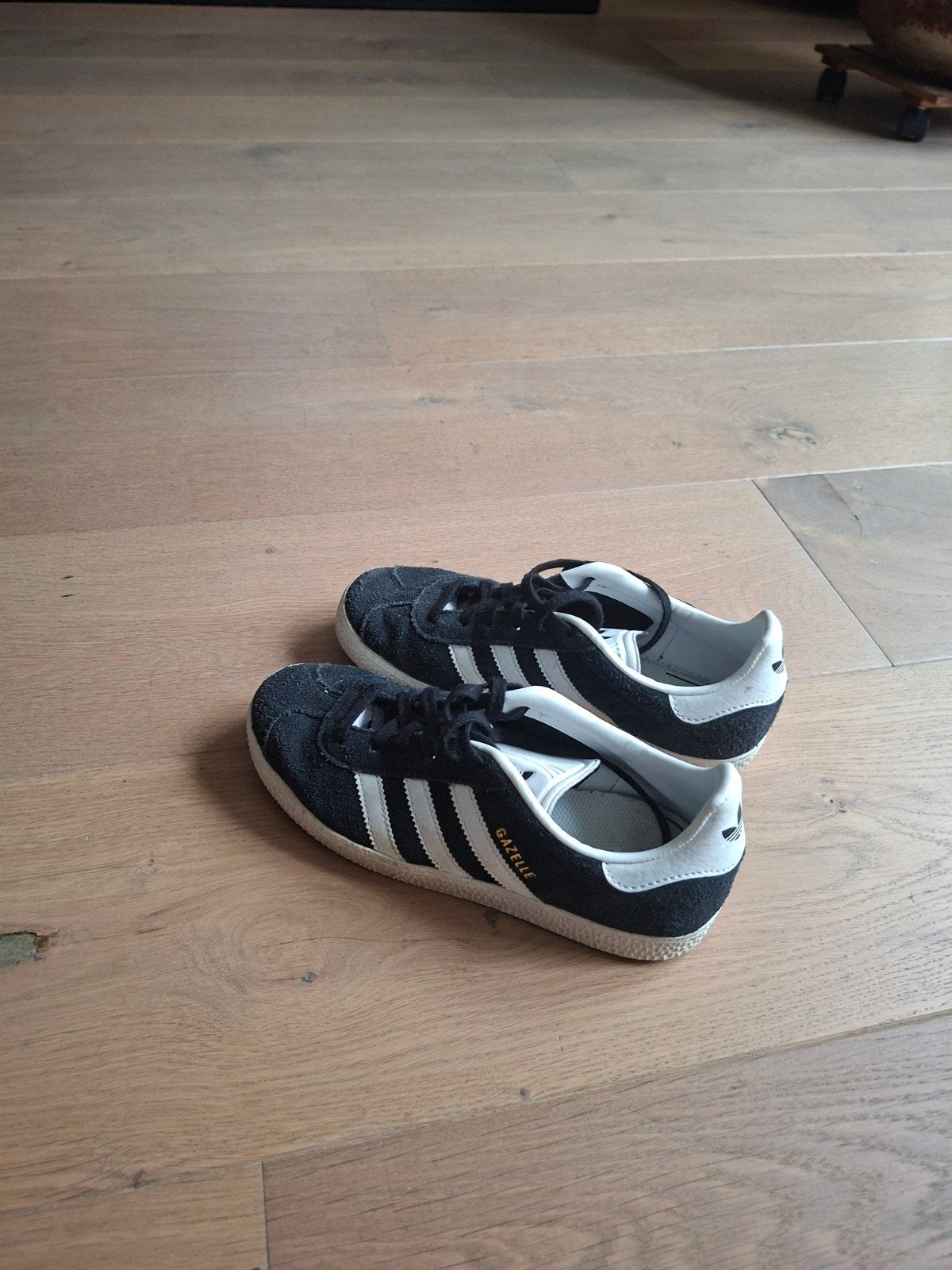 Mooie zwarte Adidas retro sneakers - maat 35, Ophalen