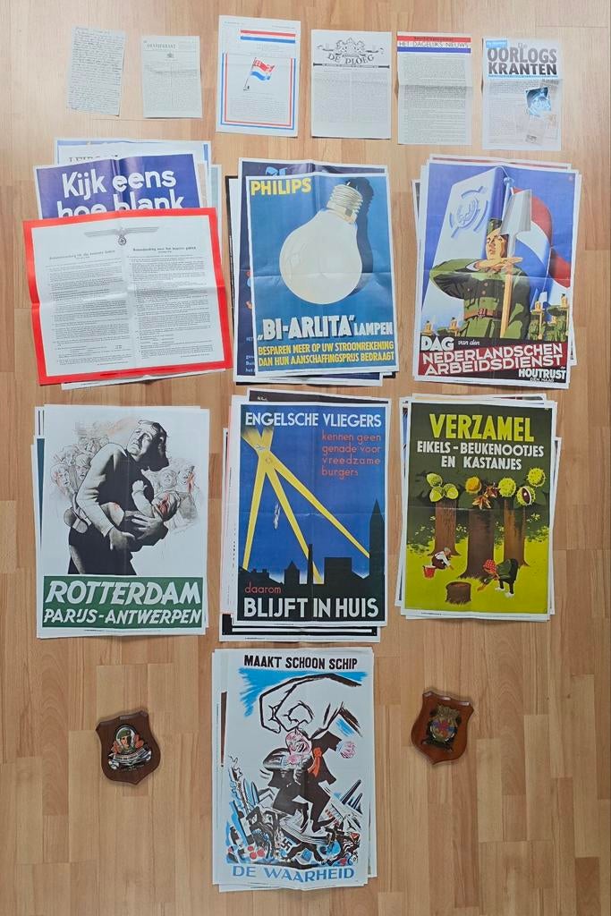 Collectie WOII Kranten, Propagandaposters en boeken., Verzamelen, Ophalen, 1940 tot 1960, Nederland, Krant