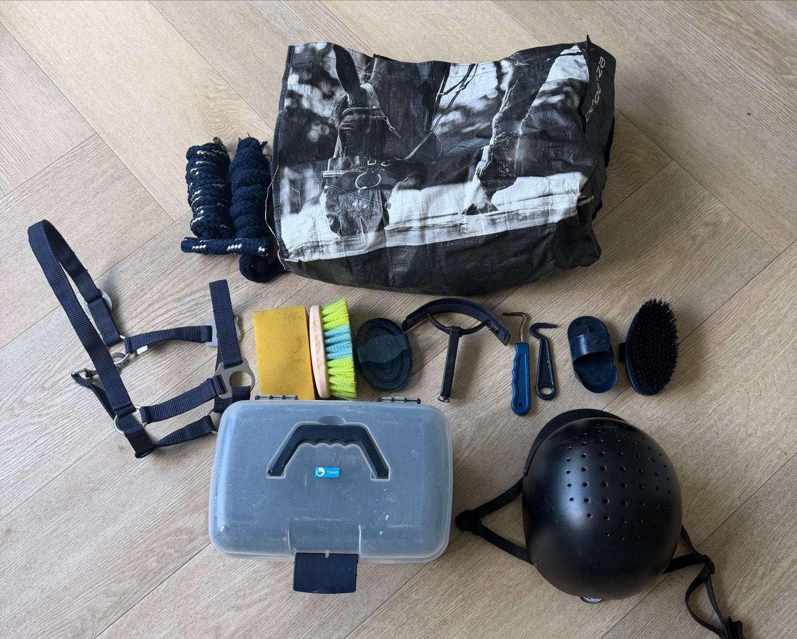 Heel veel paarden spullen poets set, Ophalen