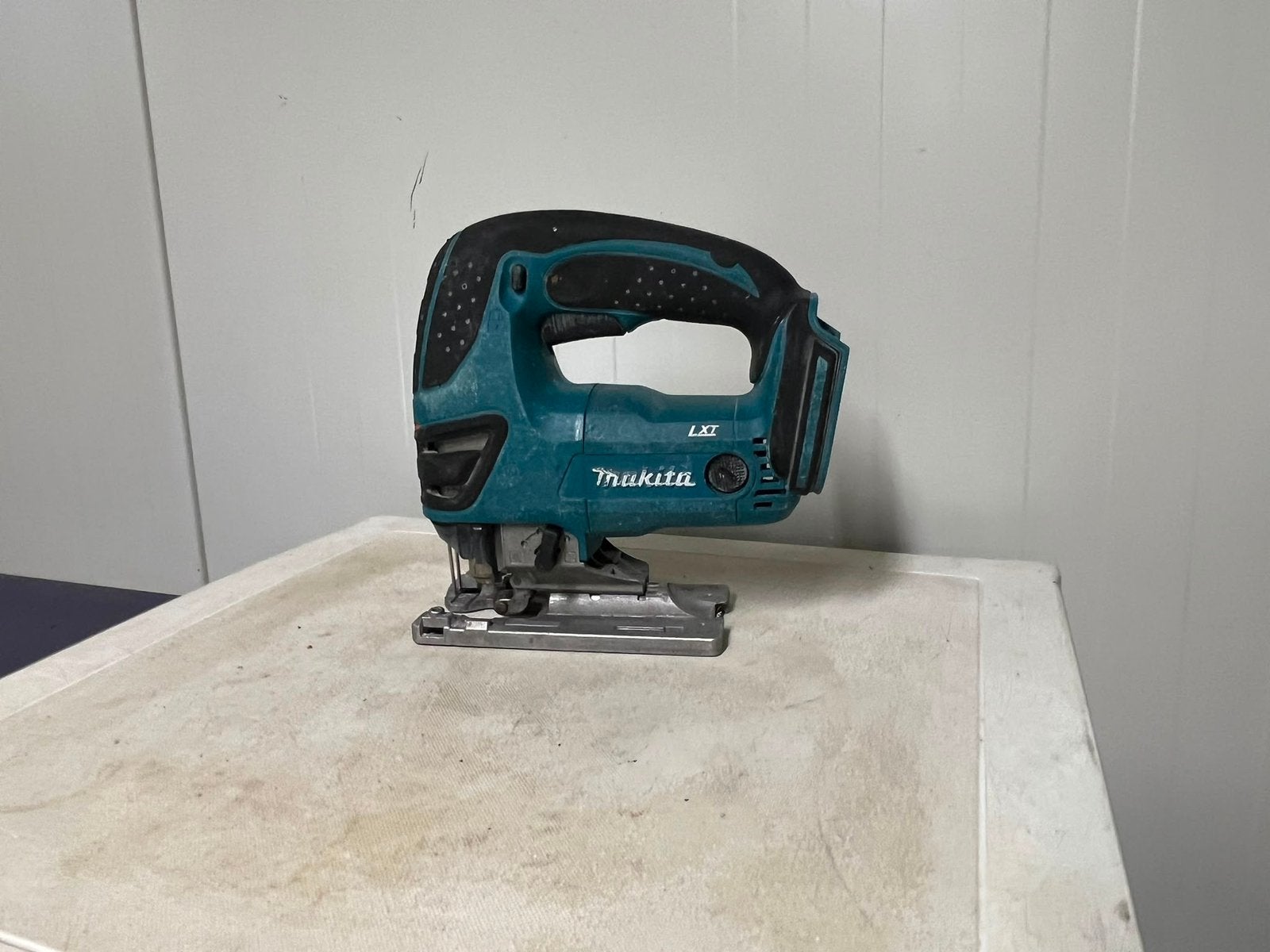 Makita DJV180 Decoupeerzaag, Doe-het-zelf en Verbouw, Gereedschap | Zaagmachines, Ophalen, Decoupeerzaag, Zo goed als nieuw, 30 tot 70 mm