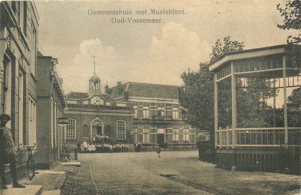 388-280-003 Oud-Vossemeer Gemeentehuis met Muziektent, Verzamelen, Verzenden, Voor 1920, Zeeland