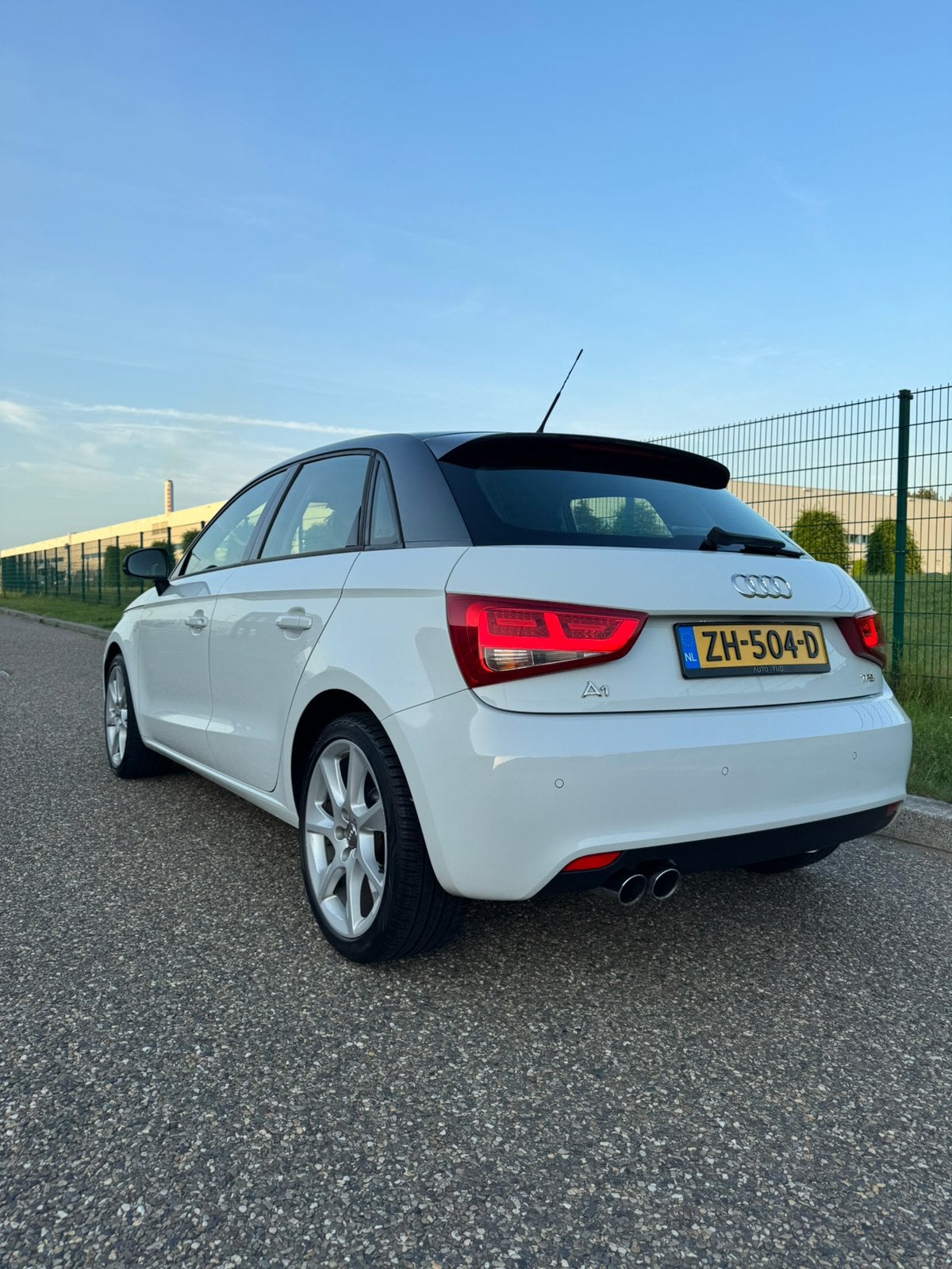 Audi A1 S line Automaat– sport,luxe en compleet onderhouden!, Auto's, Automaat, Euro 5, Stof, A1