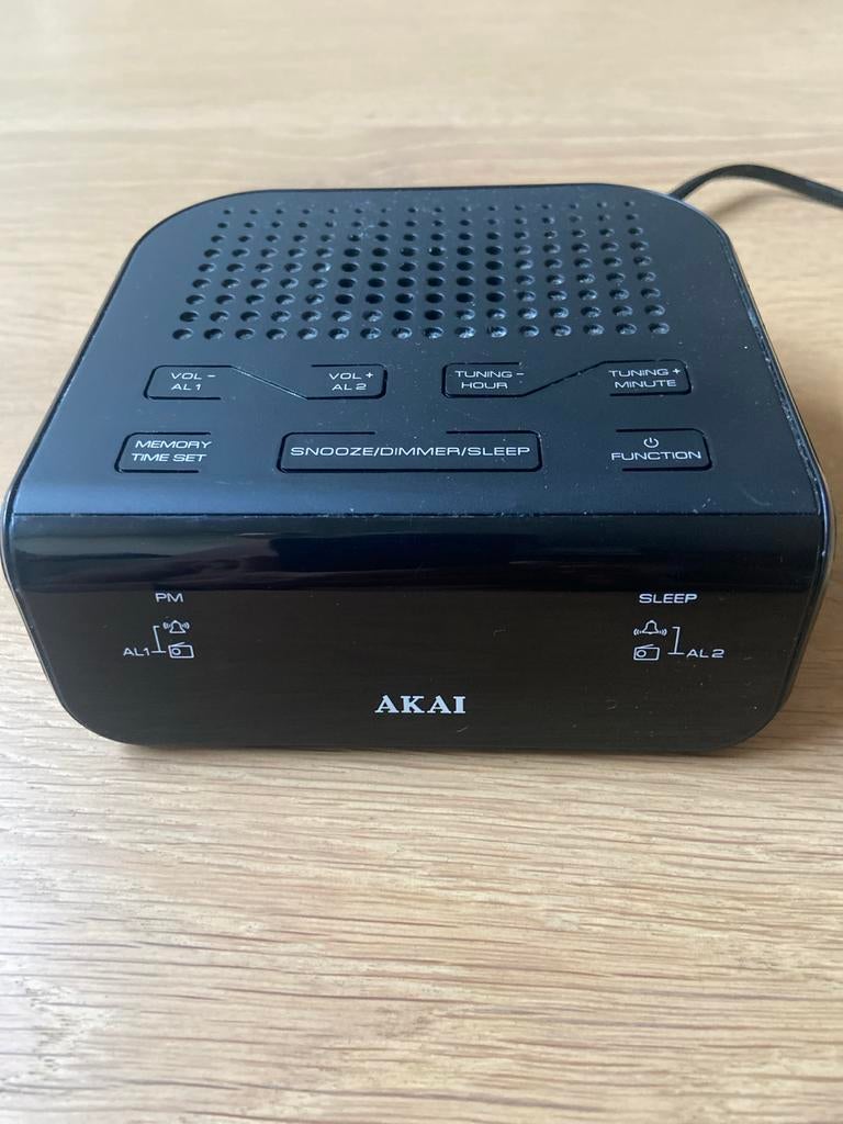 Akai Wekkerradio met Dubbel Alarm en Snooze Functie, Witgoed en Apparatuur, Wekkers, Ophalen, Gebruikt, Digitaal