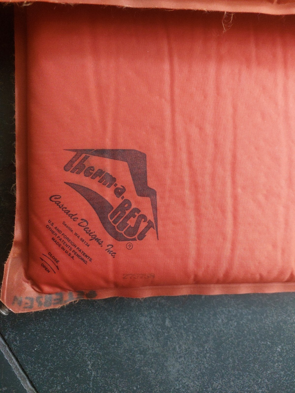 2x inflating kindermatras, Caravans en Kamperen, Luchtbedden, Ophalen, Gebruikt, 1-persoons