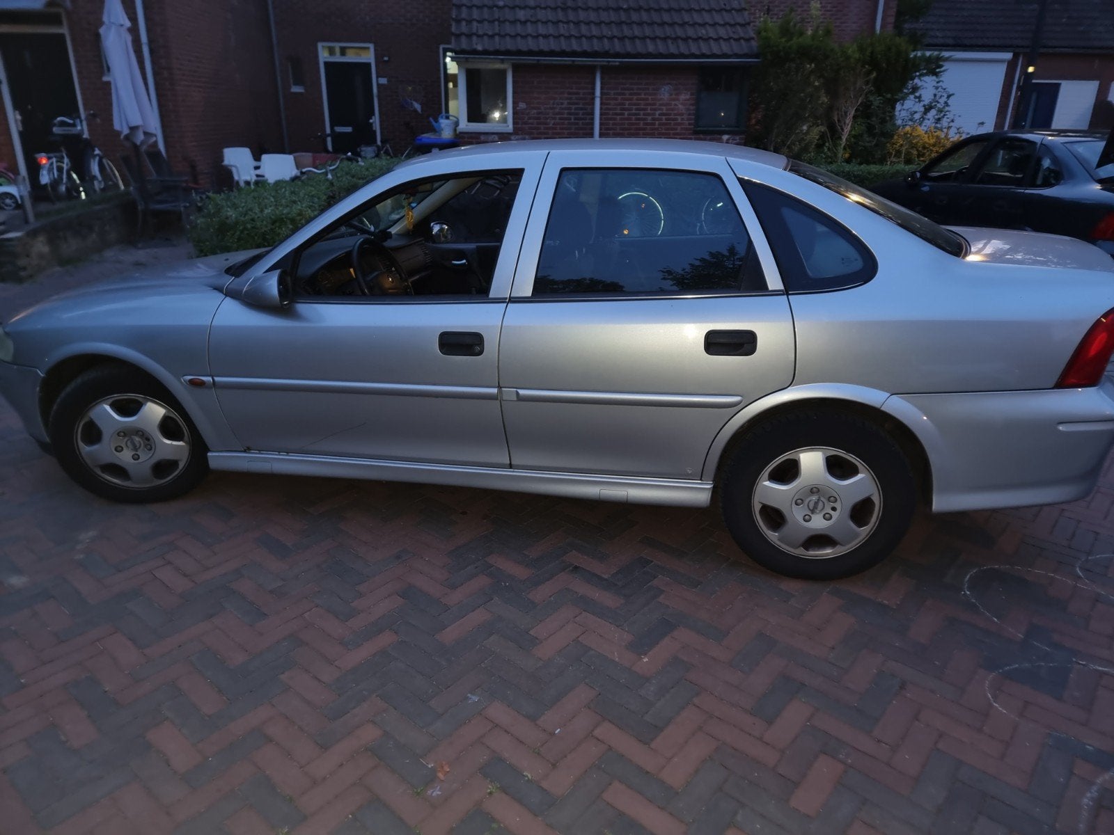 Opel Vectra 1.6 I 16V SDN 2001 Grijs, Auto's, Opel, Voorwielaandrijving, 4 cilinders, 100 pk, Vectra
