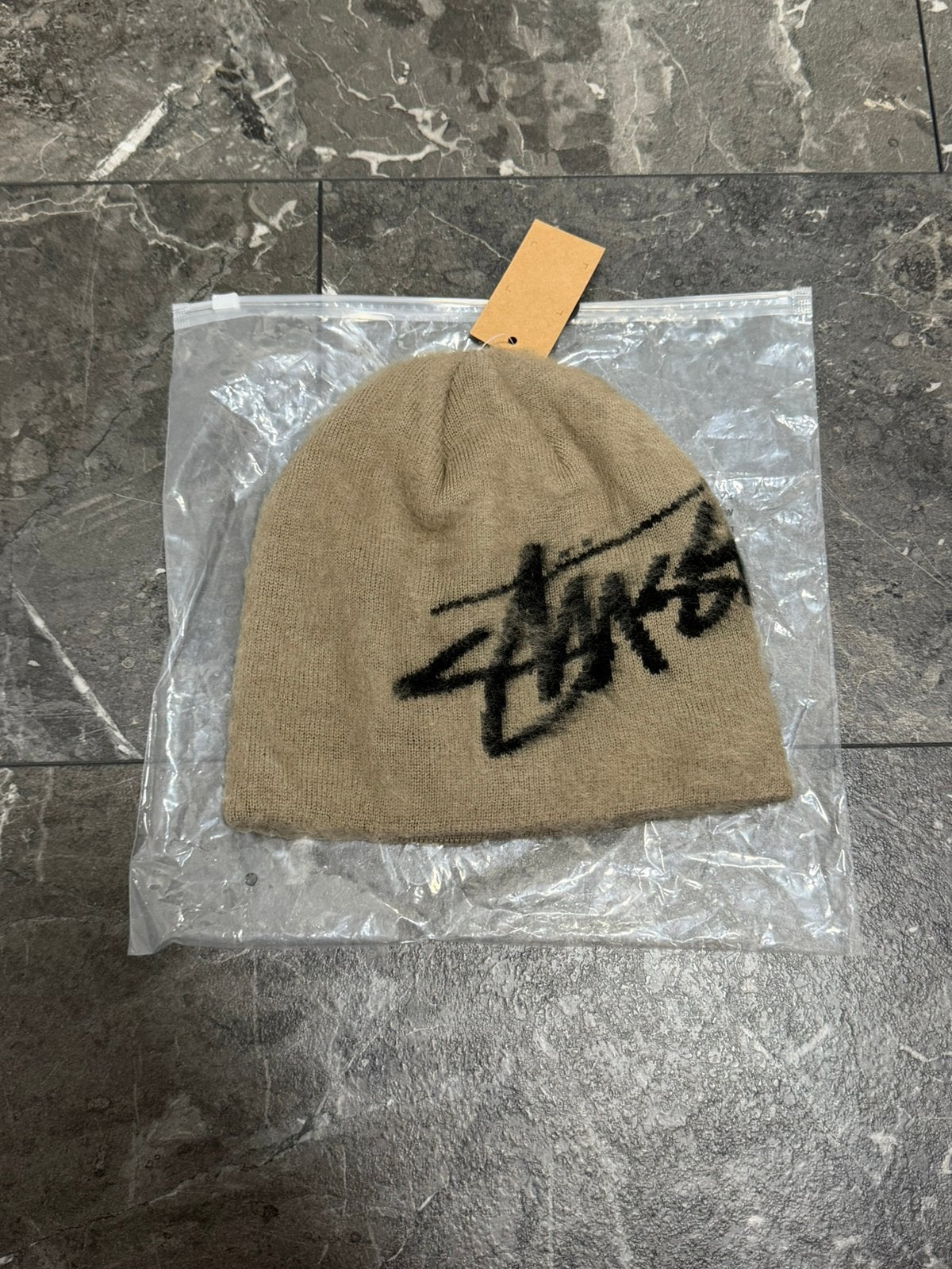 Stussy beanie taupe, Kleding | Heren, Ophalen of Verzenden, Zo goed als nieuw, Overige maten, Muts