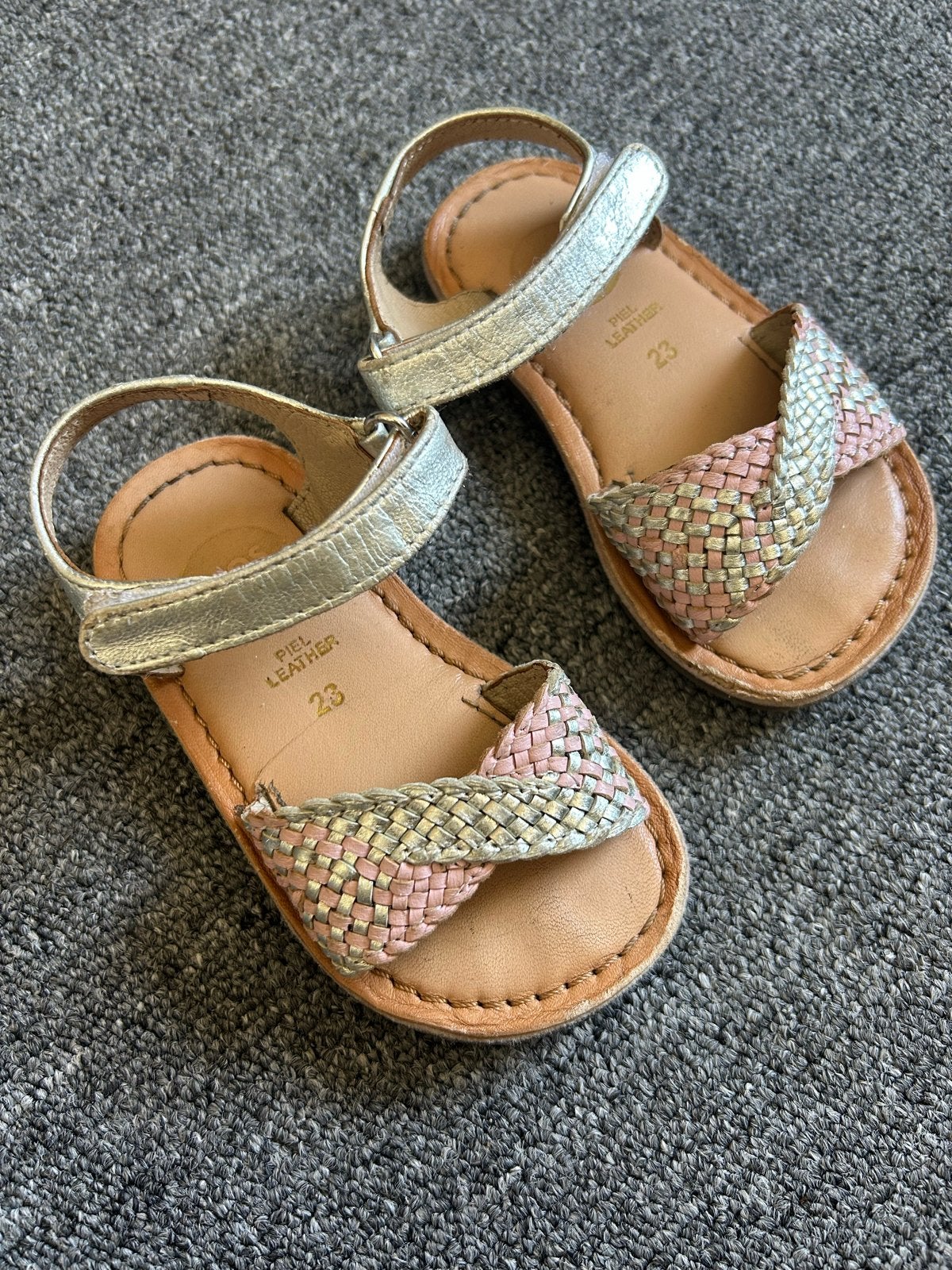 Gios Eppo sandalen maat 23, Kinderen en Baby's, Kinderkleding | Schoenen en Sokken, Ophalen, Gebruikt, Meisje, Schoenen