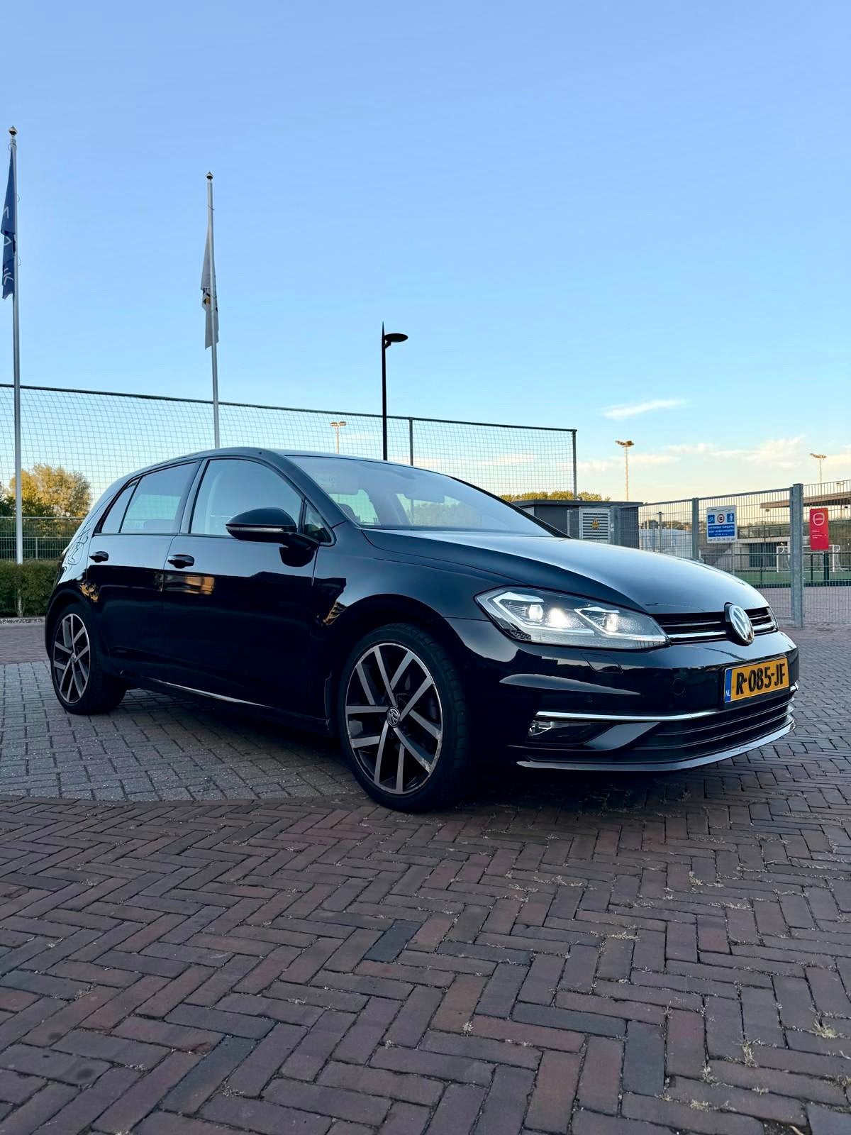 Volkswagen Golf 7.5 1.4 TSI DSG Full Option, Auto's, Parkeerassistent, 4 cilinders, Alcantara, Zwart