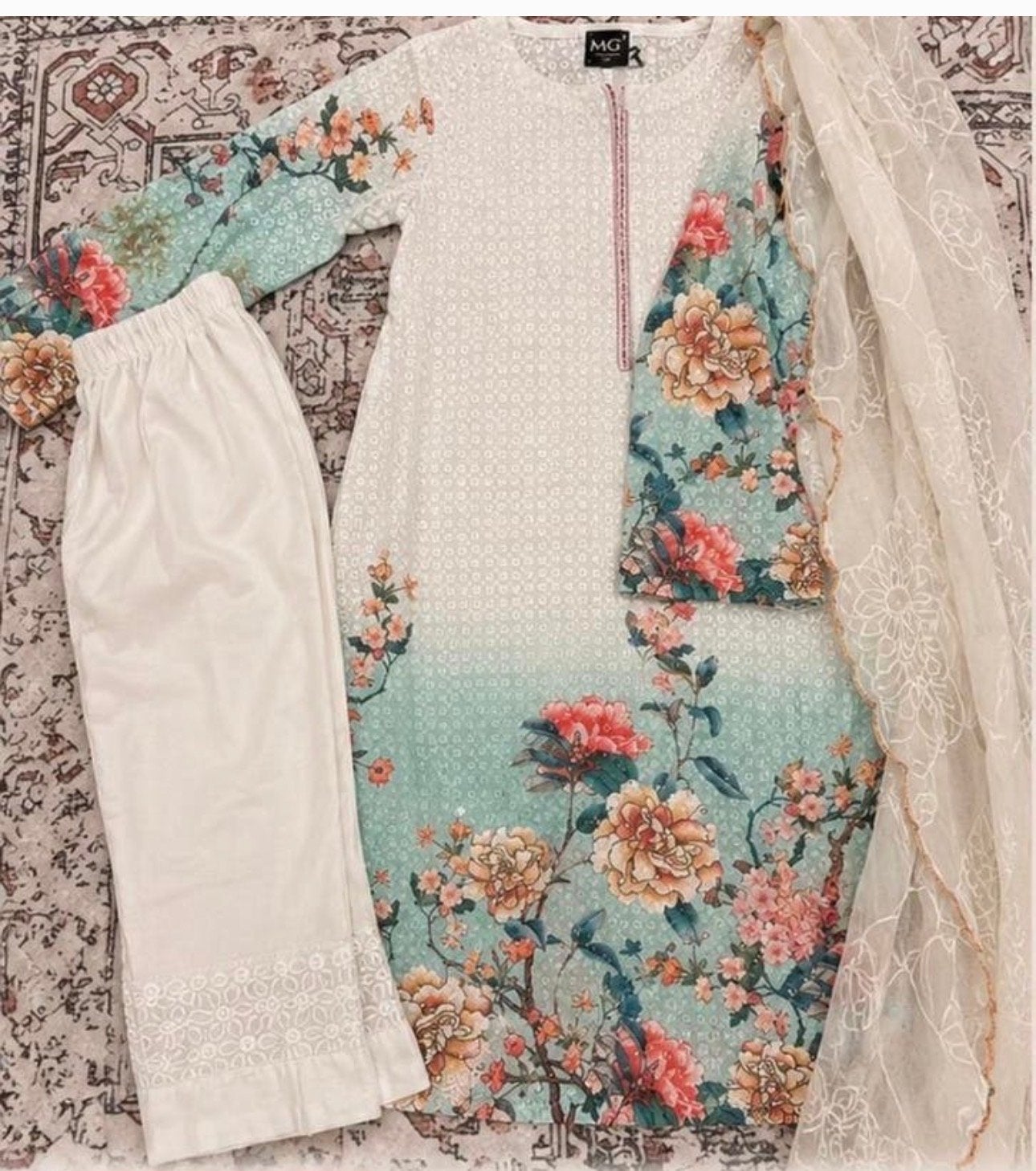 Prachtige Desi Kurta Set met Bloemmotief, Kleding | Dames, Maat 38/40 (M), Wit, Nieuw, Ophalen of Verzenden