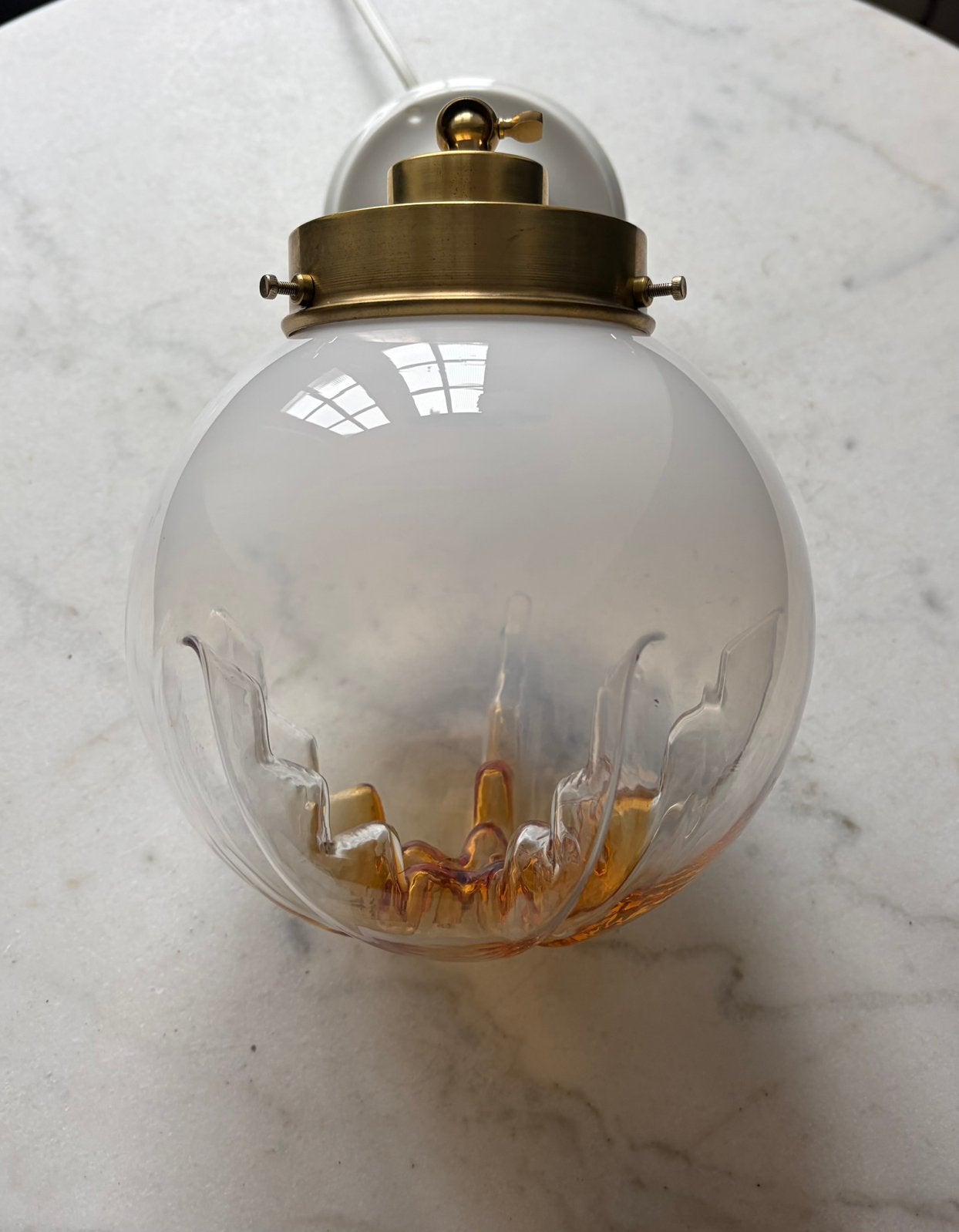 Vintage murano wit glazen bol wandlamp bollamp globe, Ophalen of Verzenden, Zo goed als nieuw, E27 (groot), Led-lamp