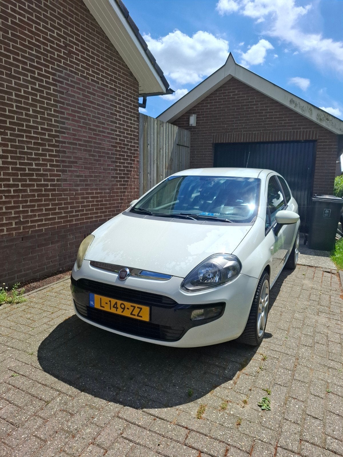 Fiat Punto 1.2 51KW/69PK 3DR Grande 2011 Wit, Auto's, Voorwielaandrijving, 40 €/maand, 1242 cc, 4 cilinders