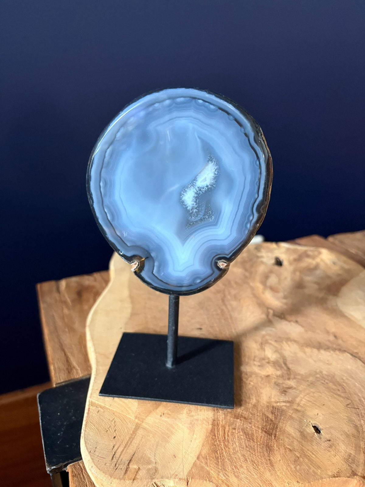 Agaat op standaard edelsteen mineraal edelstenen, Ophalen of Verzenden, Mineraal